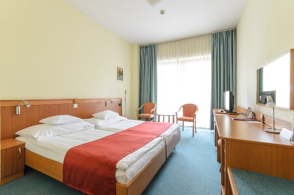Hunguest Hotel Aqua-Sol, Kétágyas szoba - standard, erkélyes - pótágyazható