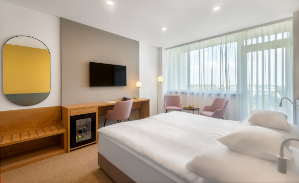 Hunguest Hotel Béke, Kétágyas szoba - pótágyazható - utcai oldal