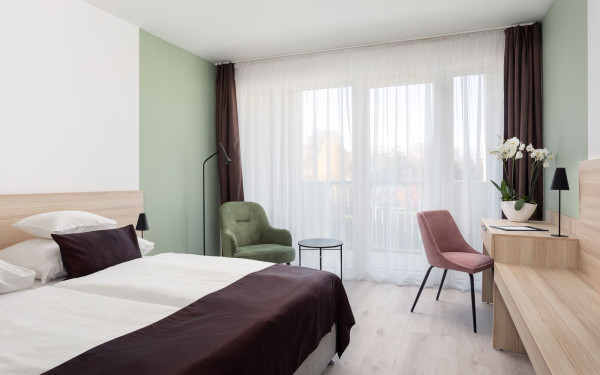 Hunguest Hotel Flóra, Superior kétágyas erkélyes
